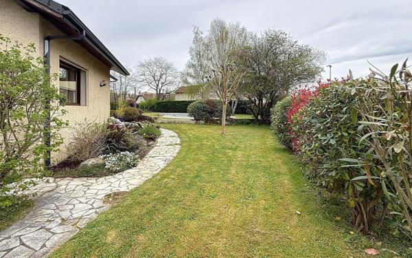 Maison à vendre    6 pièces •  Idron