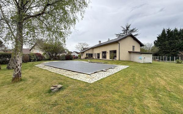 Maison à vendre    6 pièces •  Idron