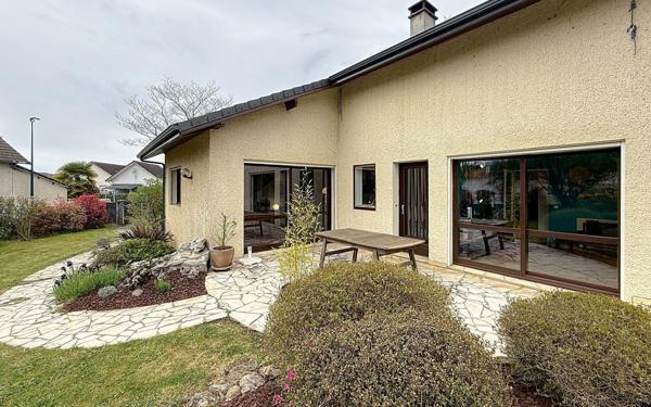 Maison à vendre    6 pièces •  Idron