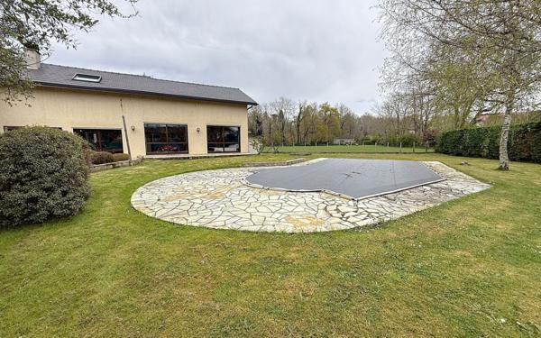 Maison à vendre    6 pièces •  Idron