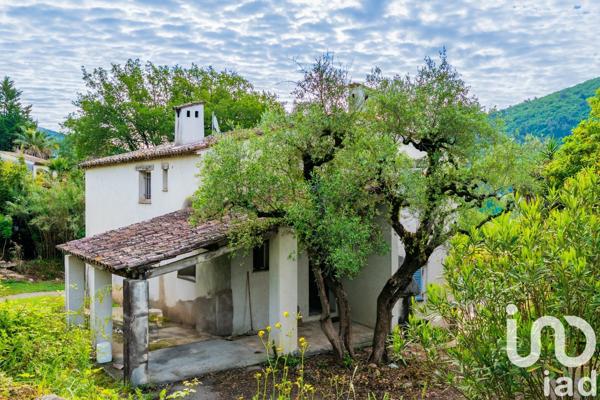 Maison 5 pièces de 110 m² à Le Bar-sur-Loup (06620)