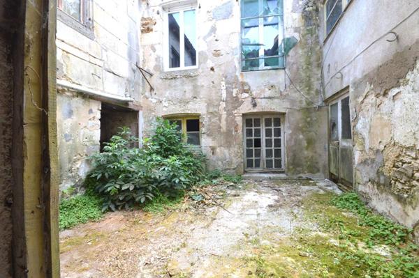 Immeuble A RENOVER 17MARANS CENTRE VILLE