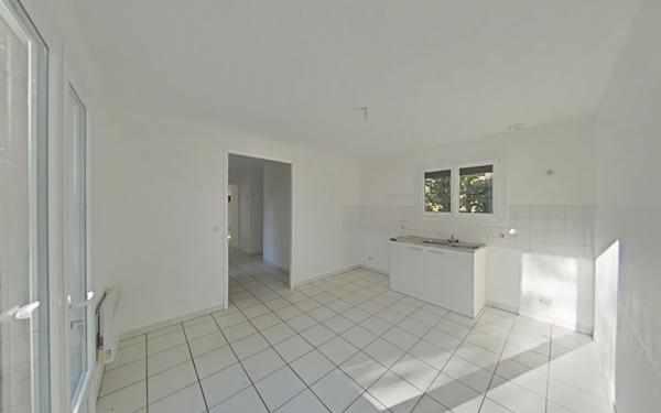 Maison à louer    4 pièces •  Saint-Thomas-en-Royans