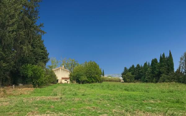 Maison à vendre    5 pièces •  Châteaurenard