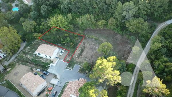 Terrain 803 m2