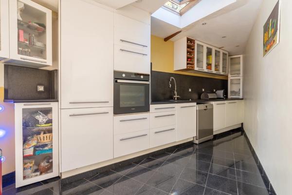 -94170 - LE PERREUX-SUR-MARNE - MAISON - TERRASSE - CAVE - PLACE DE PARKING - APPARTEMENT INDEPENDANT - RENTABILITÉ LOCATIVE