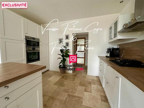 Élégante maison en pierre de 143 m²  Saint-Savin (33920)