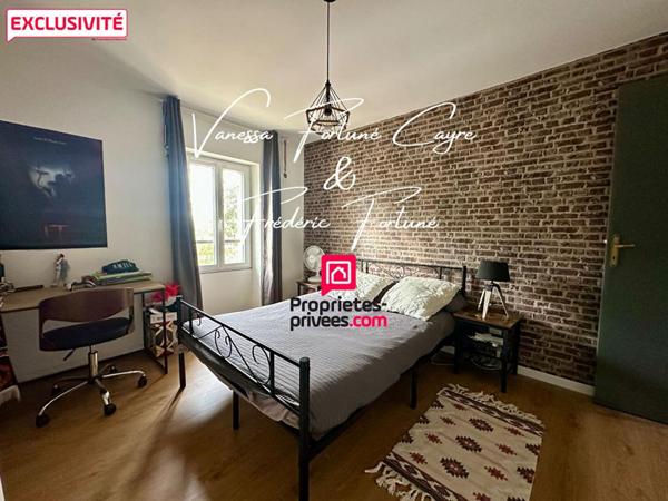 Élégante maison en pierre de 143 m²  Saint-Savin (33920)