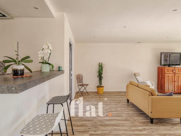 Maison
                                                                                                                                                                                                                                                                                                                        5 pièce(s)                                                                                                                                                                                                          4 chambre(s)                                                                                                                                                                                                          180  m²