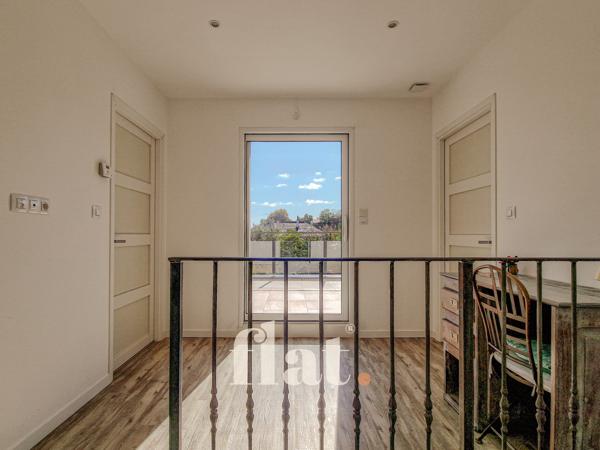 Maison
                                                                                                                                                                                                                                                                                                                        5 pièce(s)                                                                                                                                                                                                          4 chambre(s)                                                                                                                                                                                                          180  m²