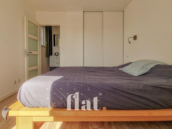 Maison
                                                                                                                                                                                                                                                                                                                        5 pièce(s)                                                                                                                                                                                                          4 chambre(s)                                                                                                                                                                                                          180  m²