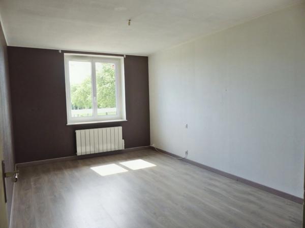 Immeuble mixte à vendre à Neuville-les-Dames (01400) – Investissement locatif avec terrain, proche Bourg-en-Bresse