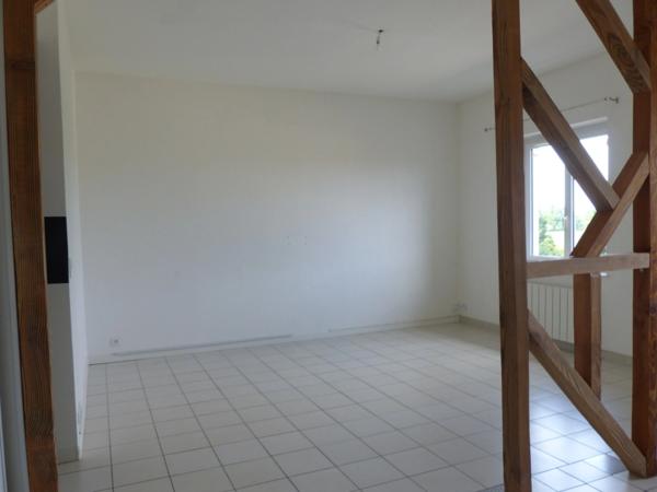 Immeuble mixte à vendre à Neuville-les-Dames (01400) – Investissement locatif avec terrain, proche Bourg-en-Bresse