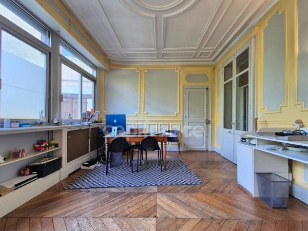 A vendre ETAMPES (91) – Local commercial/ bureaux 4 pièces de 85 m² – Centre-ville – Charme de l’ancien