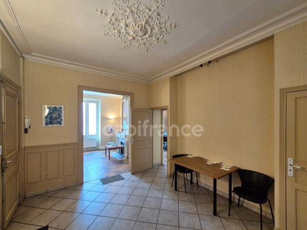 A vendre ETAMPES (91) – Local commercial/ bureaux 4 pièces de 85 m² – Centre-ville – Charme de l’ancien