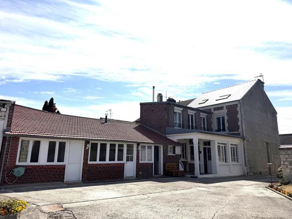 Vente                                                      Maison
                        
                     5 pièces                      204 m2                     à Villers-Cotterêts