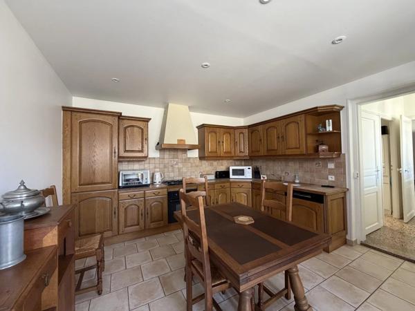 Vente                                                      Maison
                        
                     5 pièces                      204 m2                     à Villers-Cotterêts