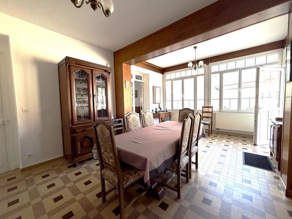 Vente                                                      Maison
                        
                     5 pièces                      204 m2                     à Villers-Cotterêts