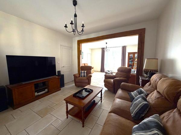 Vente                                                      Maison
                        
                     5 pièces                      204 m2                     à Villers-Cotterêts