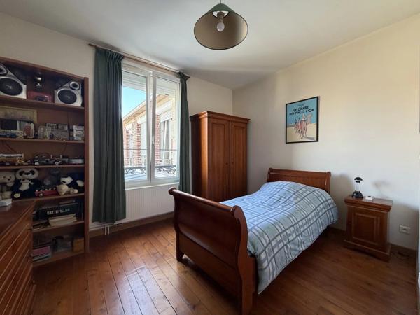 Vente                                                      Maison
                        
                     5 pièces                      204 m2                     à Villers-Cotterêts
