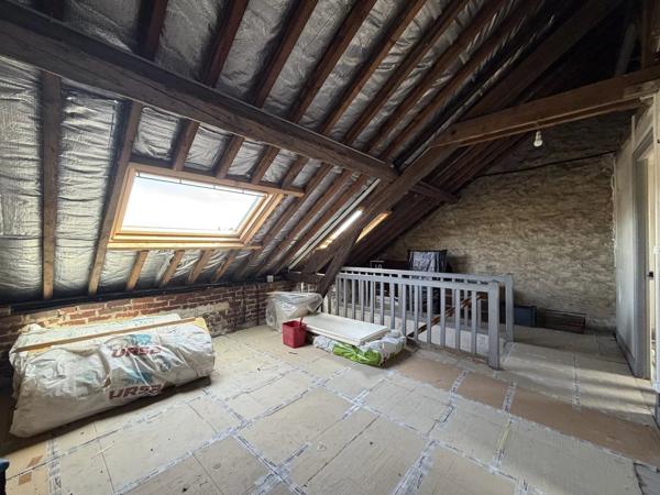 Vente                                                      Maison
                        
                     5 pièces                      204 m2                     à Villers-Cotterêts
