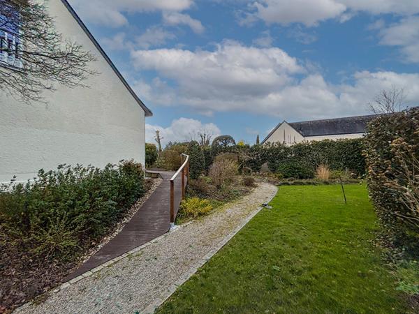 Rives-Du-Loir-En-Anjou : Domaine de l'Hermitage - Maison familiale avec vie de plain-pied de 137m2 sur un jardin de 1400m2 !