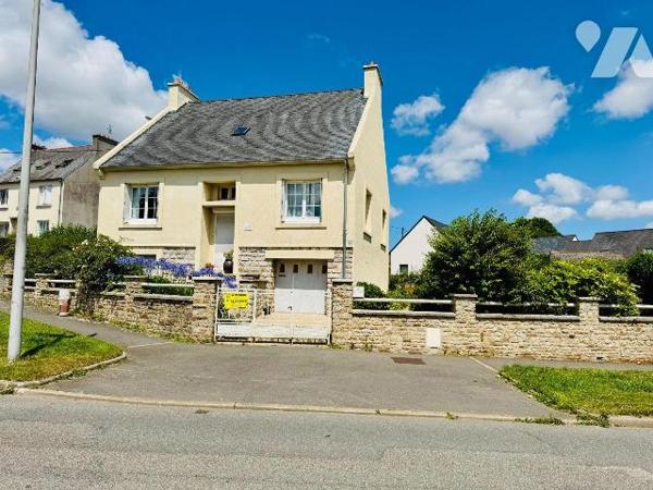 Maison à Vendre à Gouesnou (29850) en Finistère (29)

Cette jolie maison  de 1952, élevée sur...