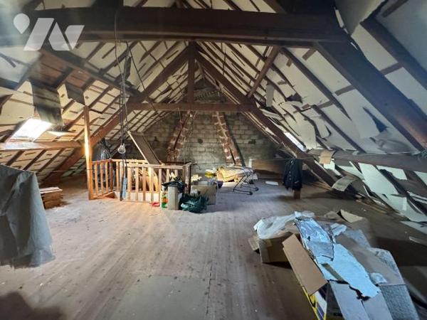 Maison à Vendre à Gouesnou (29850) en Finistère (29)

Cette jolie maison  de 1952, élevée sur...