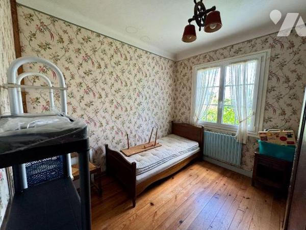 Maison à Vendre à Gouesnou (29850) en Finistère (29)

Cette jolie maison  de 1952, élevée sur...