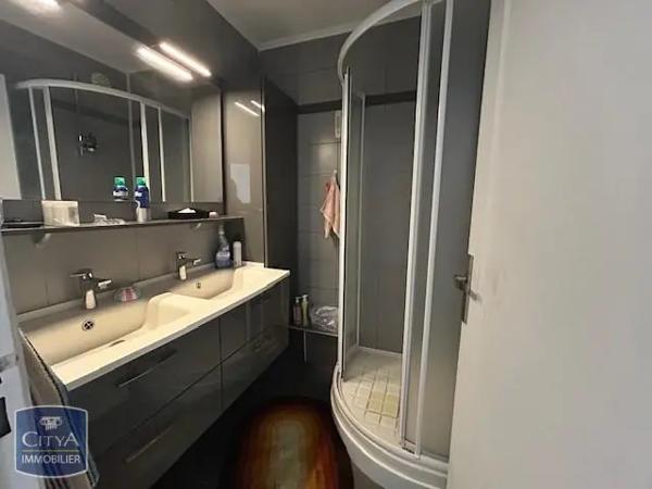 Appartement à louer 3 pièces 63m²