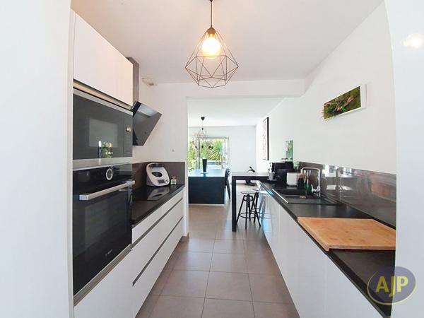 Vente maison La Roche Sur Yon : 457 000 € - AJP Immobilier La Roche-sur-Yon