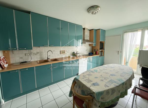 Perpignan centre "Espace méditerranée" : Appartement 5 pièces avec terrasse et garage à vendre
