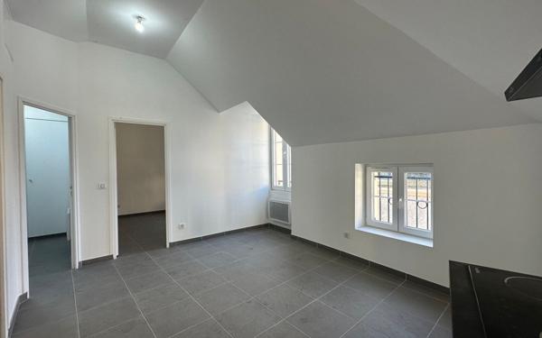 Immeuble à vendre    8 pièces • 155 m2 Corbeil-Essonnes