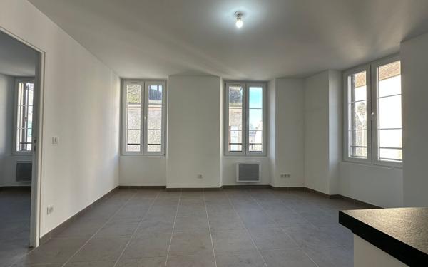 Immeuble à vendre    8 pièces • 155 m2 Corbeil-Essonnes