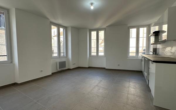 Immeuble à vendre    8 pièces • 155 m2 Corbeil-Essonnes