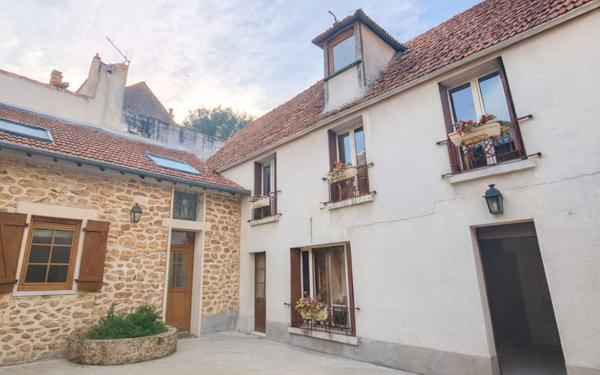 Maison à vendre    7 pièces •  Chambourcy