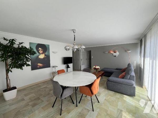 APPARTEMENT 70 M2 - TRAVERSANT - 1 CHAMBRE - 1 BUREAU - GARAGE FERME INDIVIDUEL - CAVE  - A VEN...