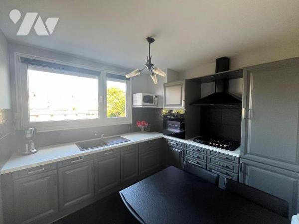 APPARTEMENT 70 M2 - TRAVERSANT - 1 CHAMBRE - 1 BUREAU - GARAGE FERME INDIVIDUEL - CAVE  - A VEN...