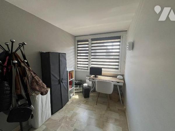APPARTEMENT 70 M2 - TRAVERSANT - 1 CHAMBRE - 1 BUREAU - GARAGE FERME INDIVIDUEL - CAVE  - A VEN...
