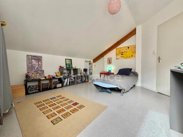 DUPLEX DE 109 M2, 4 CHAMBRES, UN GARAGE DE 26 M2, UN PARKING, FIBRE OPTIQUE, PIÈCE DE VIE DE 36 M2