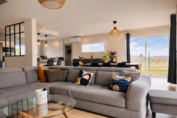 Vente                                                      Maison
                        
                     6 pièces                      158 m2                     à Colmar
