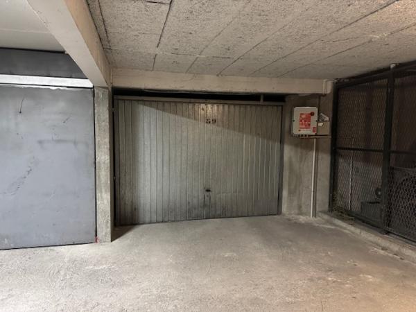À LOUER – APPARTEMENT T3 TRAVERSANT AVEC GARAGE – CENTRE-VILLE