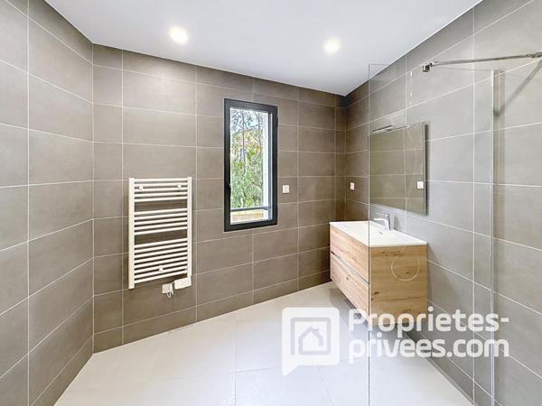 Grand T2 de 54 m², de standing, dans petite résidence calme