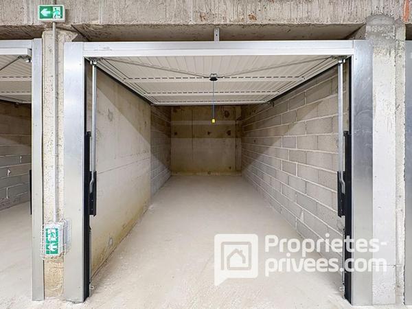 Grand T2 de 54 m², + box de 15 m² dans petite résidence calme