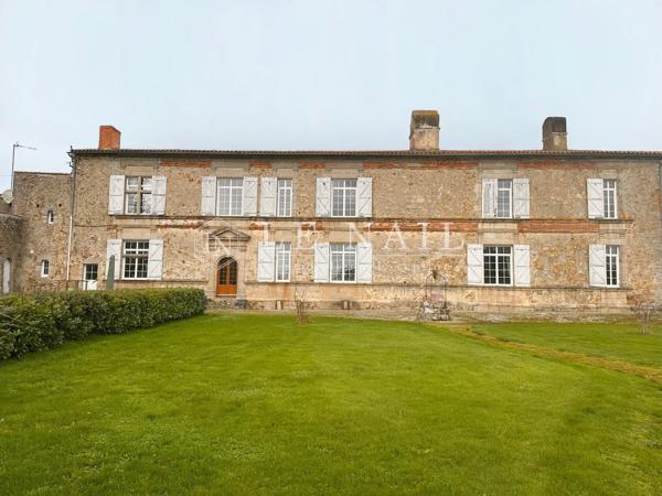 Logis du XVIe siècle à vocation évènementielle entre La Roche-sur-Yon et les plages