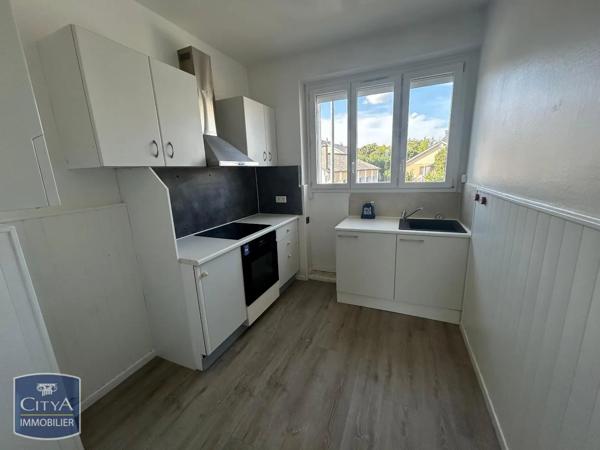 Appartement à louer 3 pièces 58.94m² Charleville-Mézières (08000)