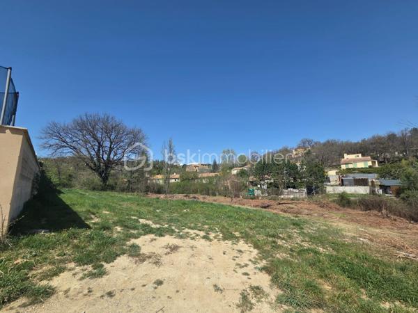 Terrain de 1 330 m²
