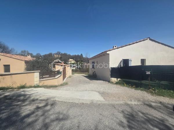 Terrain de 1 330 m²