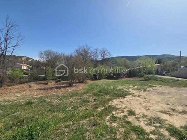 Terrain de 1 330 m²