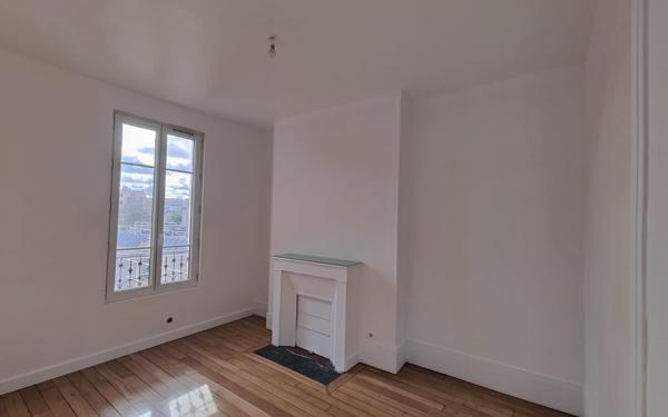 Appartement à vendre    3 pièces • 47,16 m2 Saint-Ouen